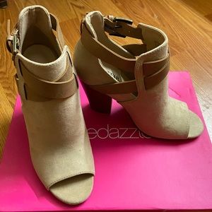 Cute tan booties size 6